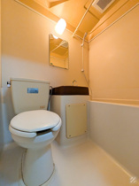 コンパクトで使いやすいトイレです