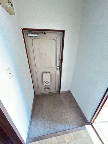 明伸第１ビルの玄関|※別のお部屋のお写真です※