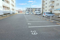 駐車場があるので、車を買う予定の方も安心です