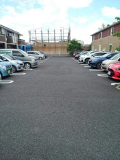 駐車場があるので、車を買う予定の方も安心です