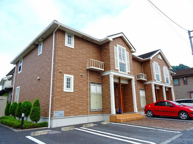 落ち着いた雰囲気の外観です