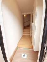 明るい玄関です