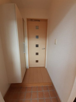 毎日通る玄関はこちらです