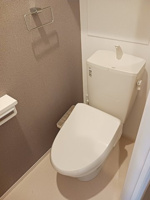 ゆったりとした空間のトイレです