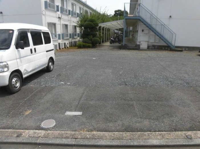 コーポ二葉２号Ｂの駐車場