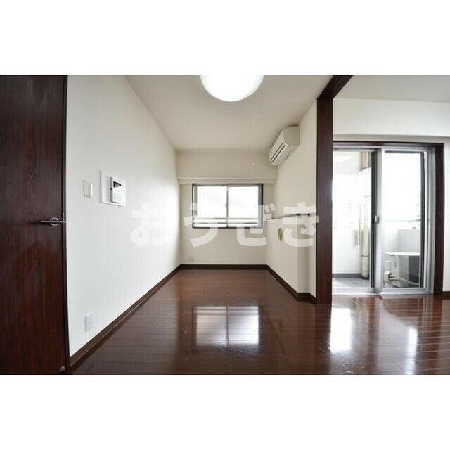 ヴェルト横濱石川町の居間・リビング