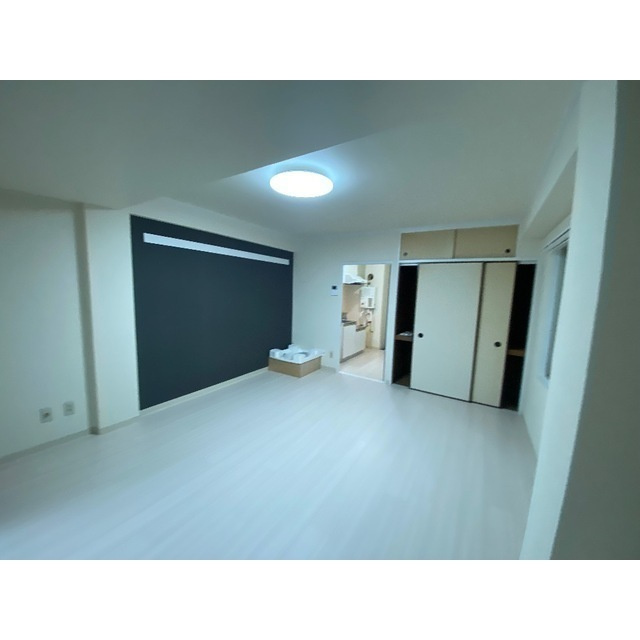 ゆったり過ごせる居間です