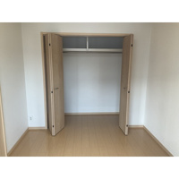 明るい色調の室内です