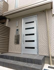 毎日通るエントランスはこのようになっています