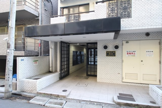 清潔なエントランスです