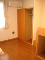 写真は１Ｆのお部屋となります。２Ｆは絨毯となります。