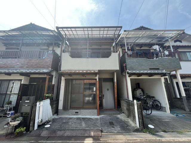 富田林市新家2丁目貸家の外観