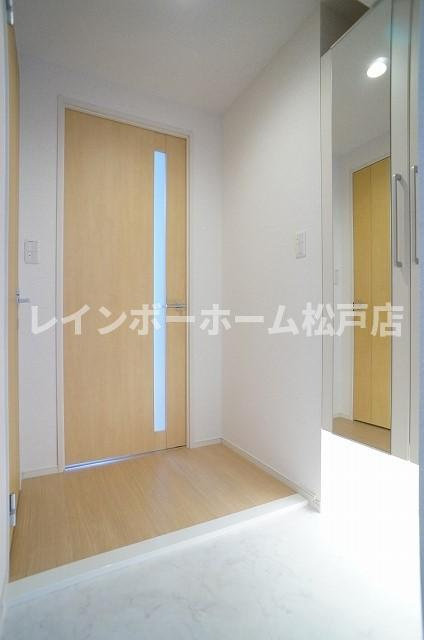 マーリエの玄関|収納もある玄関です