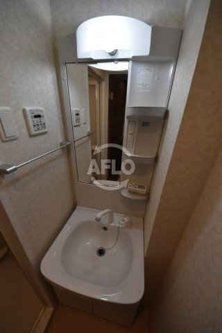 Luxe天神橋（ラグゼ天神橋）の独立洗面台|Luxe天神橋（ラグゼ天神橋）　独立洗面化粧台