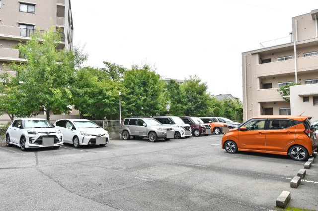東急ドエルアレス浦和元町の駐車場|※空き状況は当社まで都度ご確認くださいませ。
【即日OK】当日のご連絡・現地集合・来店希望など、お客様に合わせご案内可能です！お問合せお待ちしております。