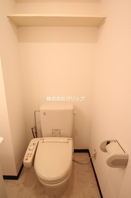 横浜市西区浅間町１丁目の賃貸マンションのトイレ