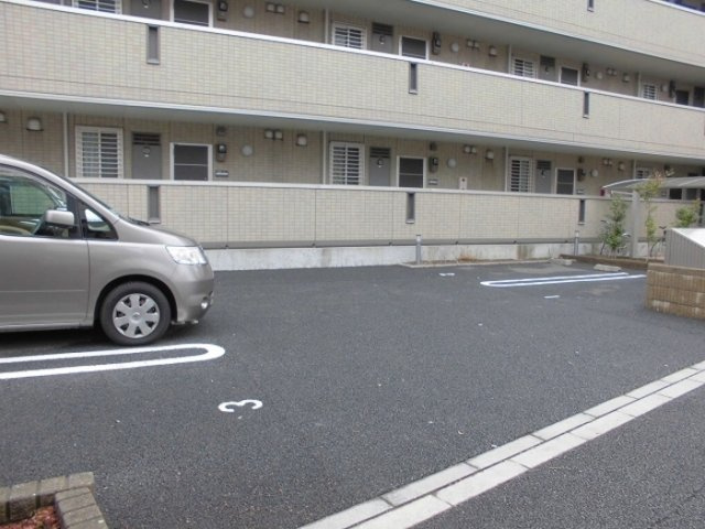 グランフィールド松江Ⅱの駐車場