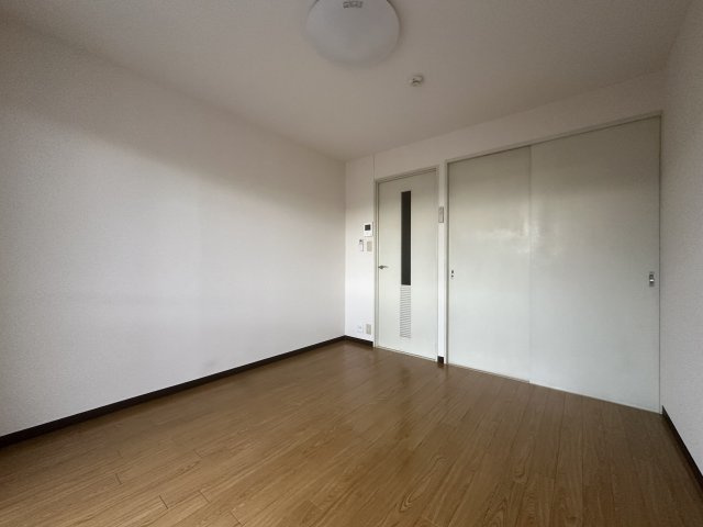川崎市多摩区登戸の賃貸マンションの居間・リビング
