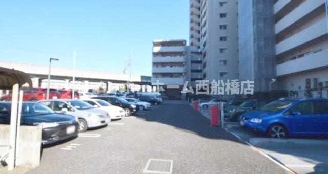 アリーム稲毛海岸の駐車場