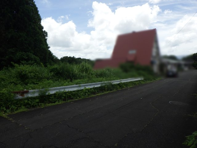 伊豆富士見ニュータウン別荘地⑱の前面道路含む現地写真