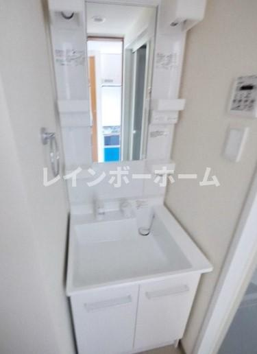 セナリオフォルム三郷中央の洗面所|広い洗面スペース　別部屋参考写真です。　※反転有　現況優先です。