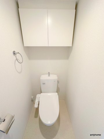 セレニテ本町東リアン　仲介手数料無料のトイレ