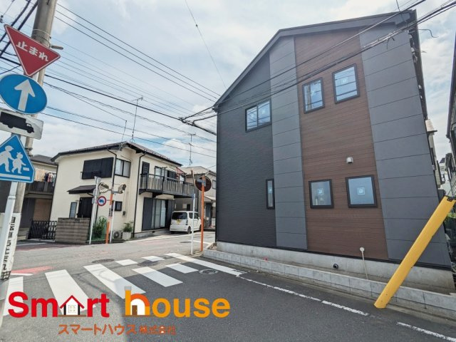 相模原市中央区高根２期１棟の前面道路含む現地写真