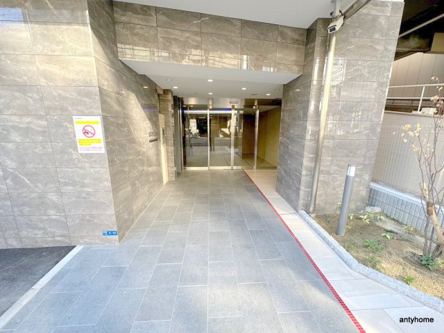 セレニテ本町東リアン　仲介手数料無料のエントランス