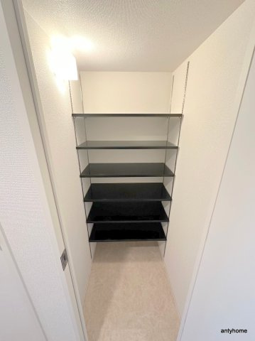 セレニテ本町東リアン　仲介手数料無料の収納