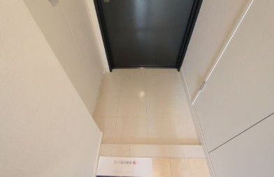 【玄関】コンフォリア駒場 