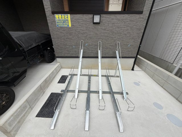スリール萱島東の駐車場