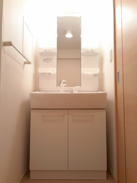 サンライズテールの独立洗面台