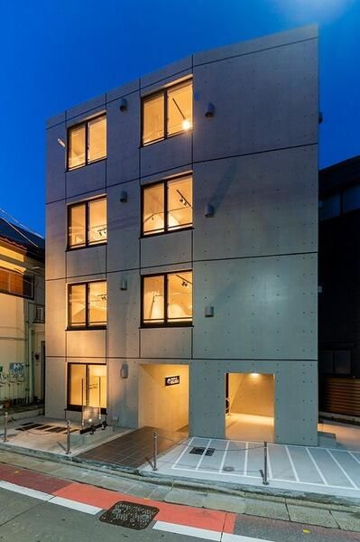 ＣＯＣＯＦＬＡＴ目白のエントランス