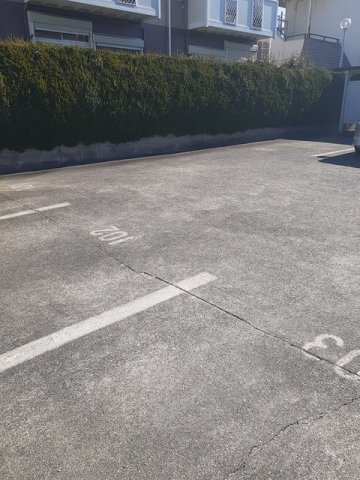 コーポいなよしの駐車場