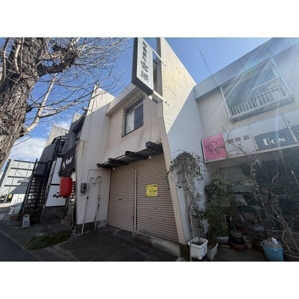 名東区八前一丁目住居付店舗の外観