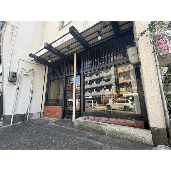 名東区八前一丁目住居付店舗