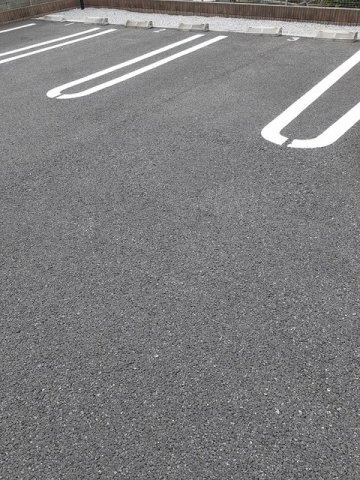フランの駐車場