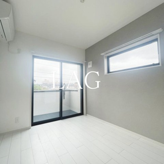 【居間・リビング】 | ＭＥＬＤＩＡ秋山 | 洋室のお部屋です。