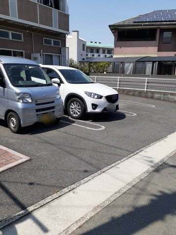 アストレアの駐車場