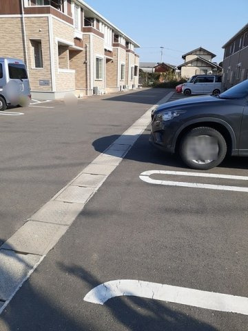 アヴニール　ベルⅡの駐車場