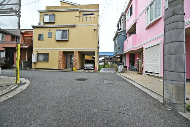 摂津市別府2丁目中古一戸建て│4LDK＋駐車3台可の周辺|周辺にスーパー・コンビニがあり、生活施設が身近にそろった利便性の高い住環境です。