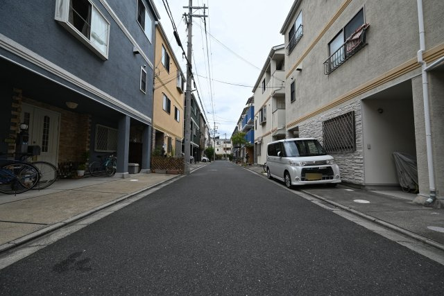 摂津市別府2丁目中古一戸建て│4LDK＋駐車3台可の周辺|落ち着いた雰囲気の住宅街に位置しており、静かで暮らしやすい住環境が魅力です。