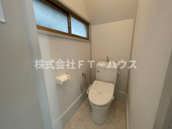 市川市稲荷木一丁目　戸建のトイレ