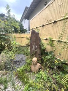 半田市南二ツ坂町1丁目の庭