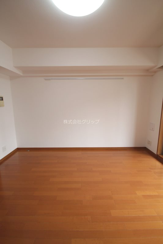 グリフォーネ横浜・中央の洋室