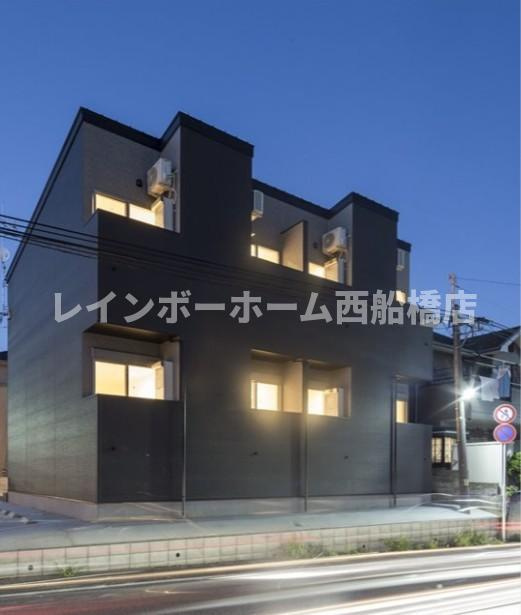 village響一号館の外観