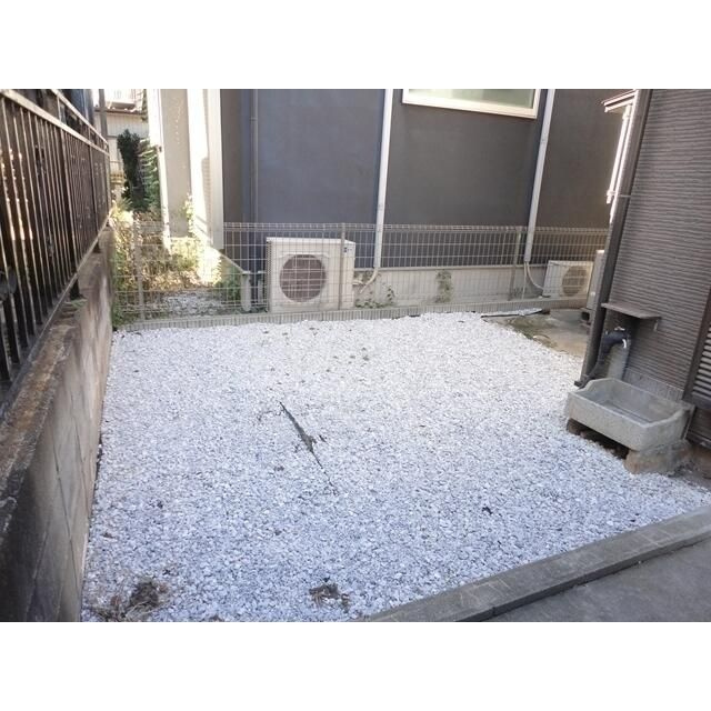 相武台２丁目貸家の庭