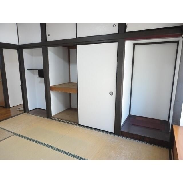 相武台２丁目貸家の収納