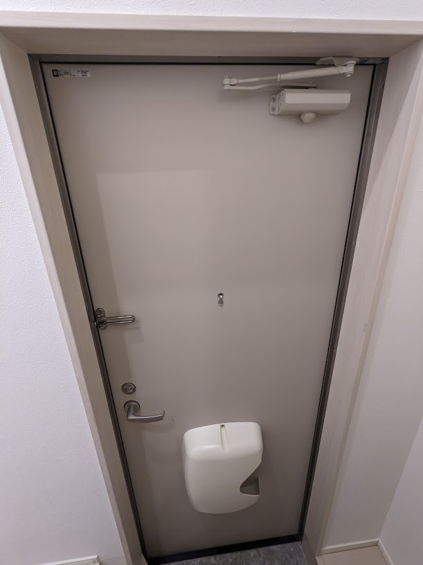 ウィンクルム新瑞橋の玄関