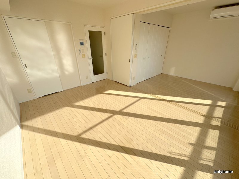 コスモリード谷町六丁目　仲介手数料無料の居間・リビング